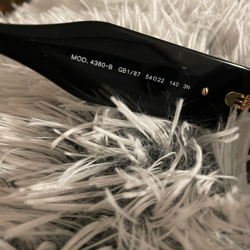 Versace sunglasses - Picture 2 of 4